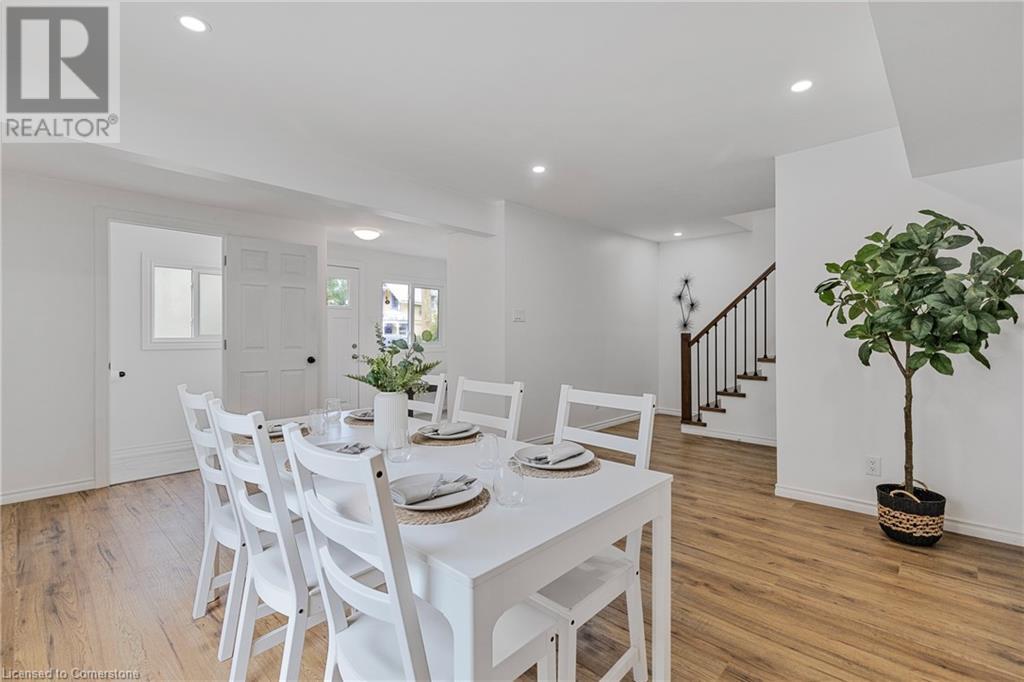Photo 3 of 15 Fair Avenue, Grimsby ON