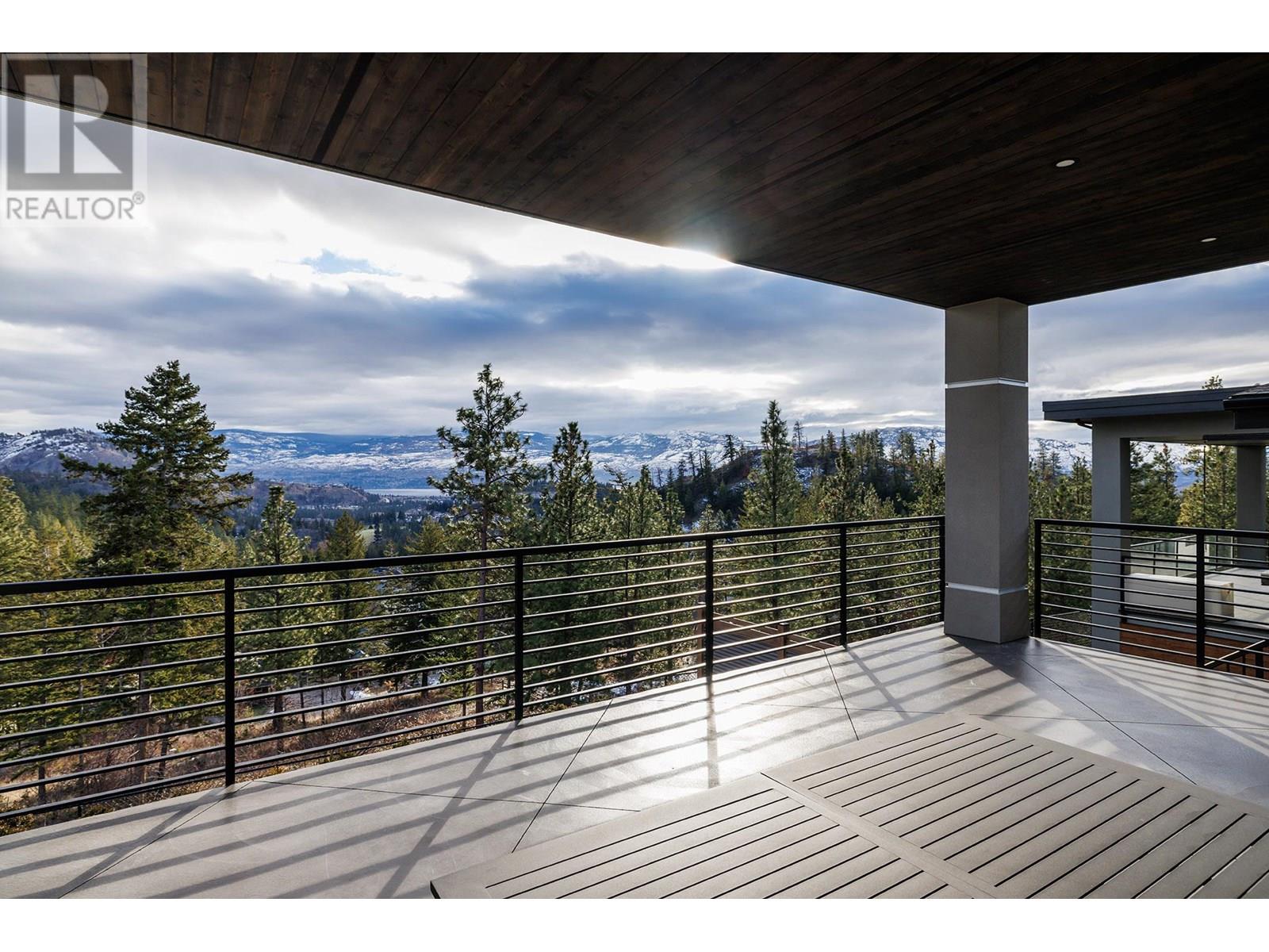  2501 Tallus Heights Drive, West Kelowna