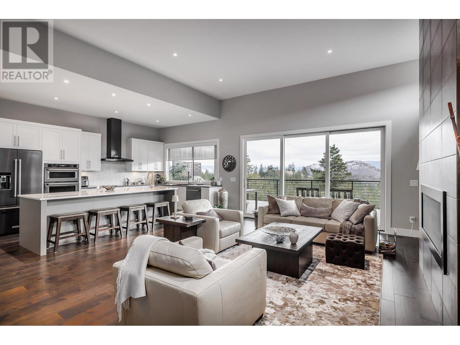  2501 Tallus Heights Drive, West Kelowna