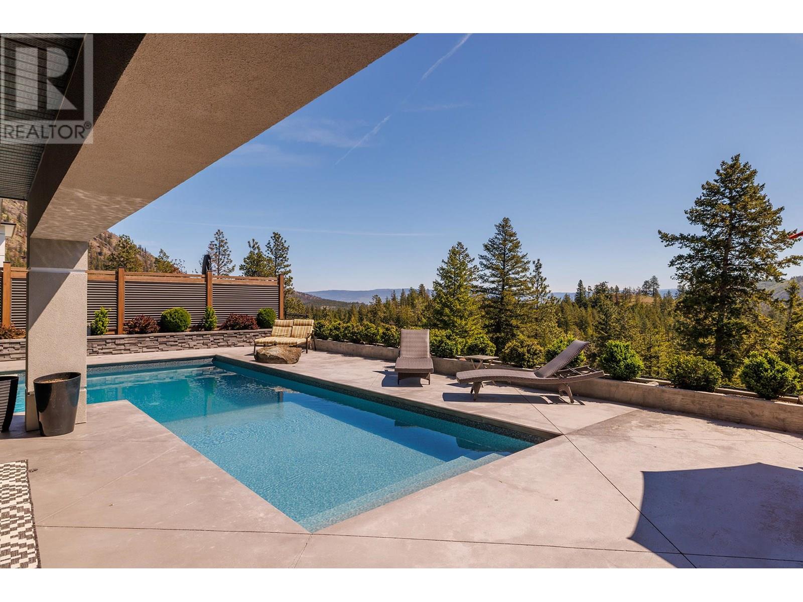  2501 Tallus Heights Drive, West Kelowna
