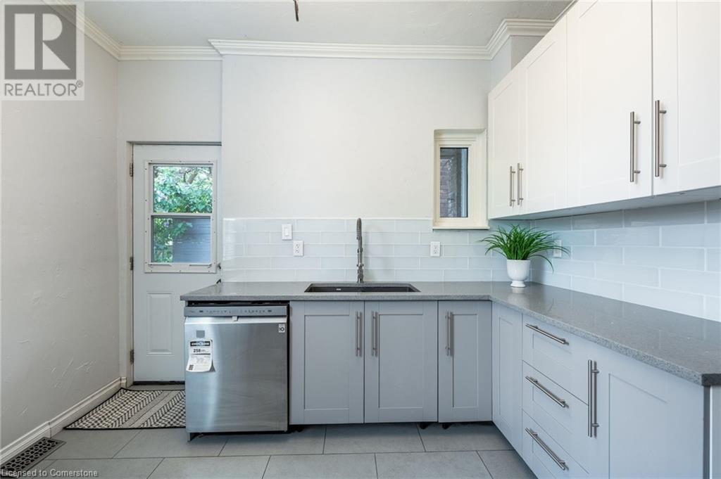 Photo 13 of 44 Bristol Street, Hamilton ON