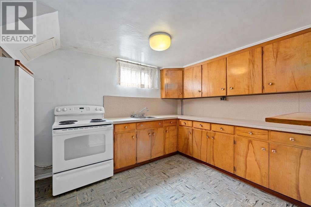 Photo 13 of 1220 Isabella Street, Sarnia ON