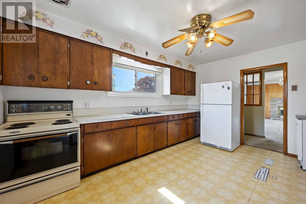 Photo 6 of 1220 Isabella Street, Sarnia ON
