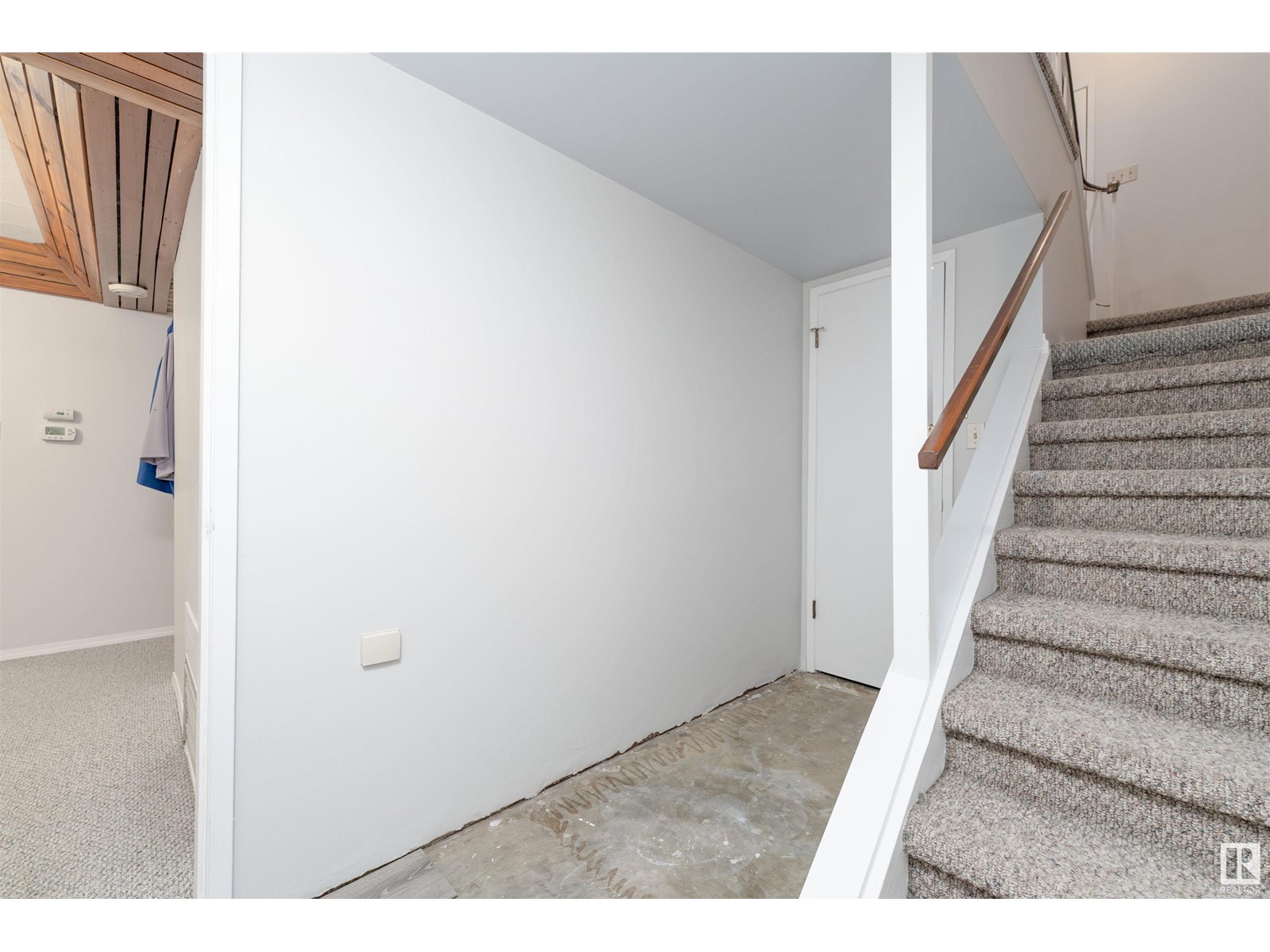 Photo 26 of 7508 147 Av Nw, Edmonton AB