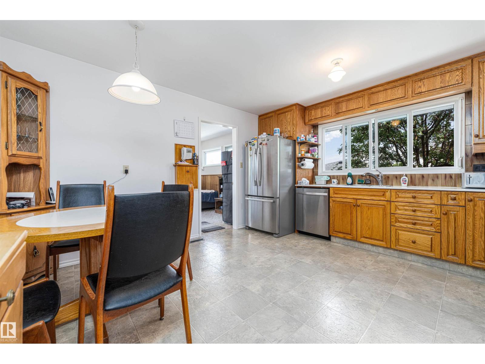 Photo 9 of 7508 147 Av Nw, Edmonton AB