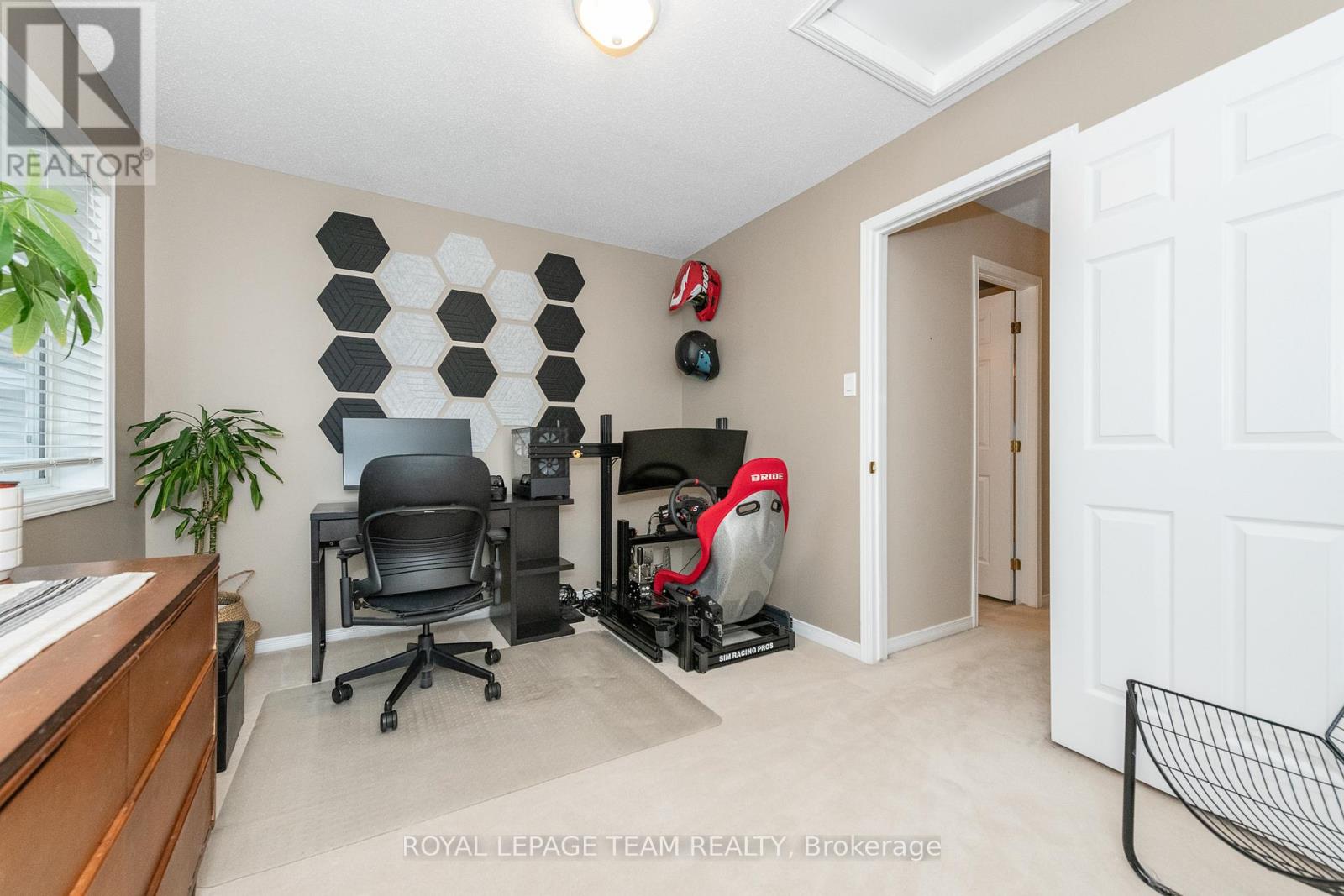 Photo 1 of 126 Wharhol Private, Ottawa ON