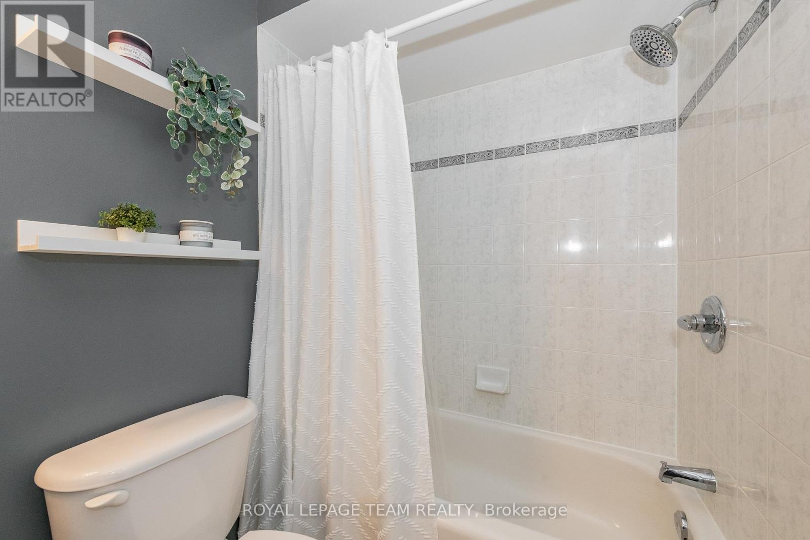 Photo 5 of 126 Wharhol Private, Ottawa ON