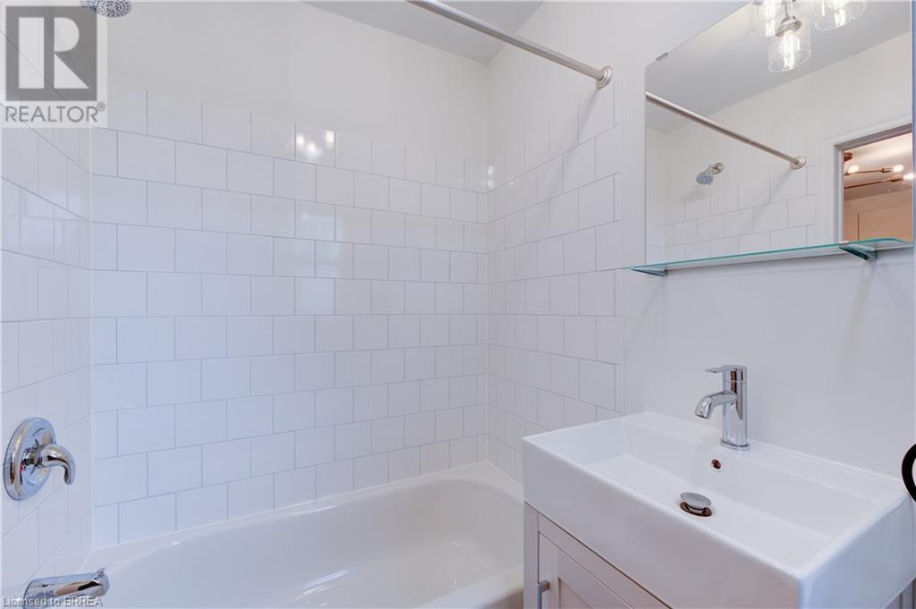 Photo 13 of 174 176 Darling Street, Brantford ON