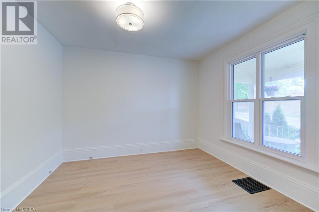 Photo 19 of 174 176 Darling Street, Brantford ON