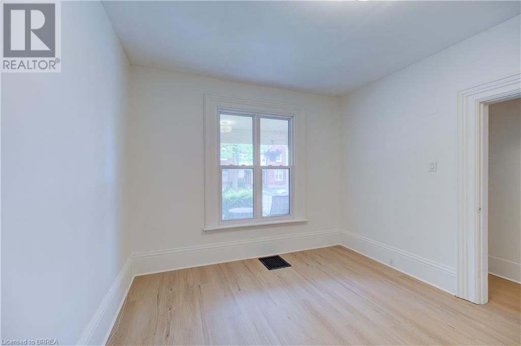 Photo 20 of 174 176 Darling Street, Brantford ON