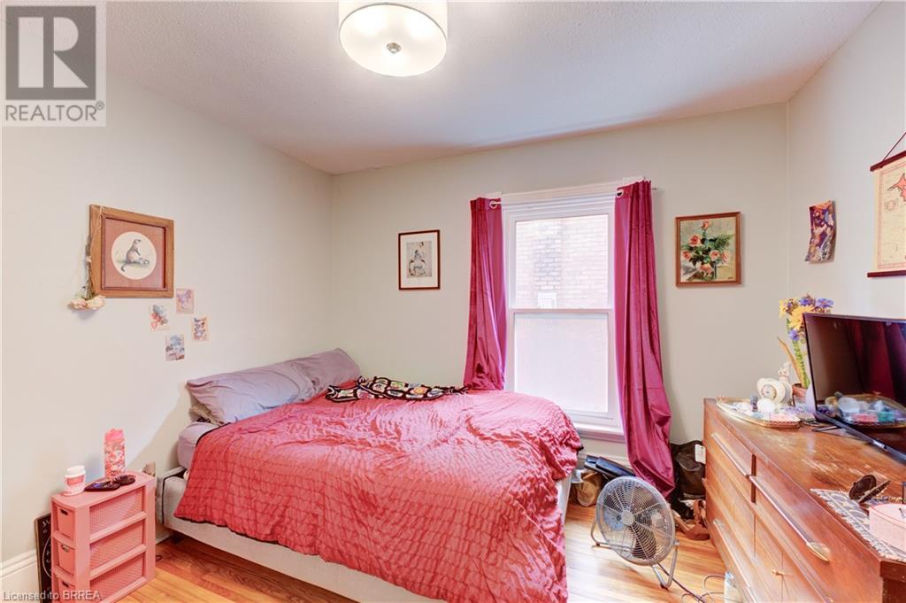 Photo 26 of 174 176 Darling Street, Brantford ON