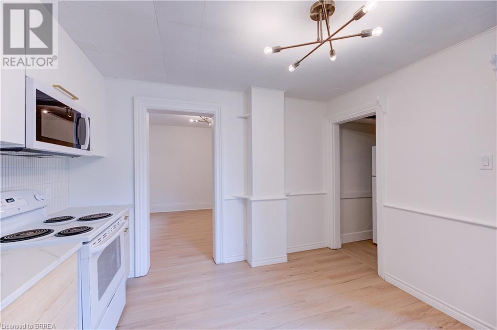 Photo 9 of 174 176 Darling Street, Brantford ON