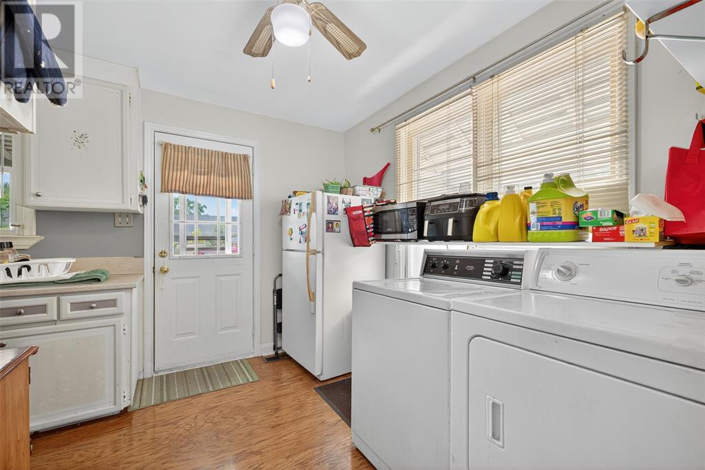 Photo 11 of 746 Oxford Street, Sarnia ON