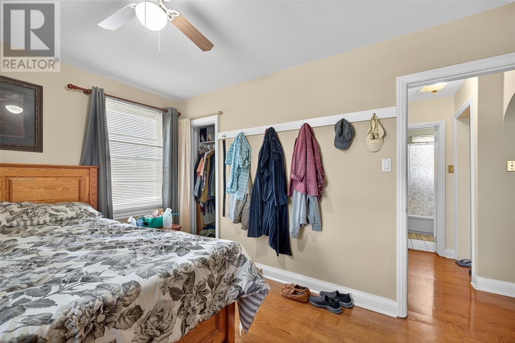 Photo 13 of 746 Oxford Street, Sarnia ON