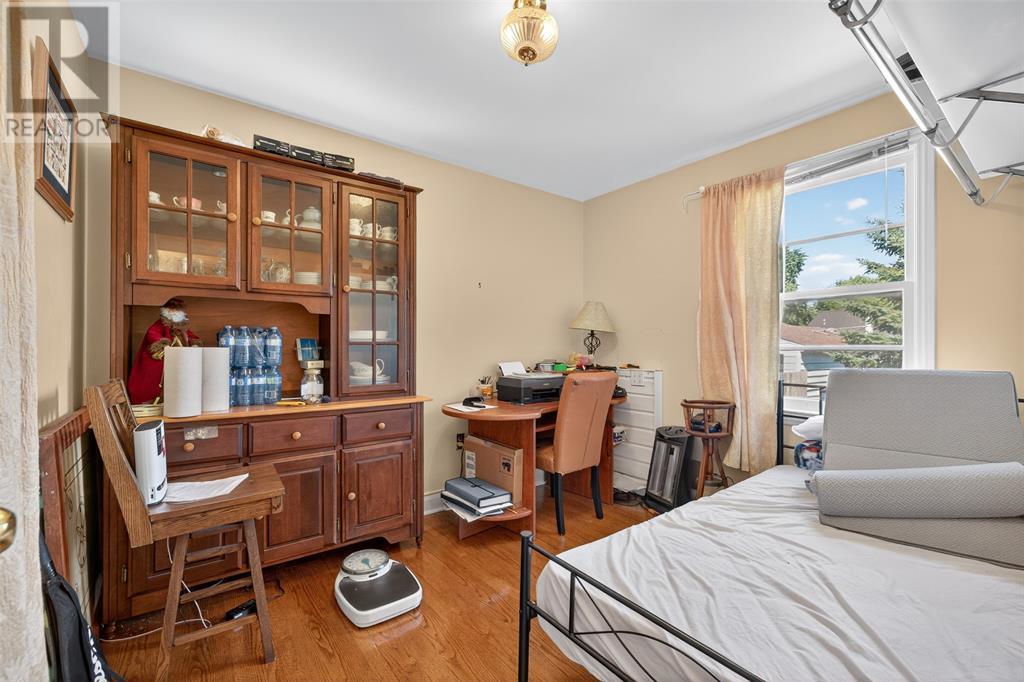 Photo 14 of 746 Oxford Street, Sarnia ON