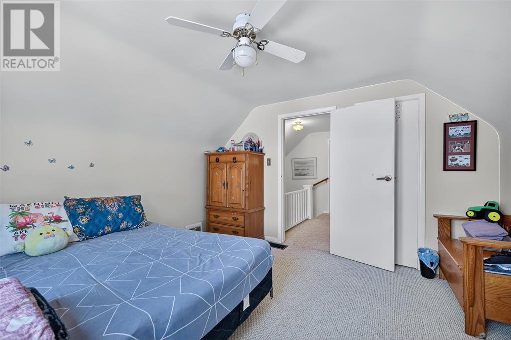 Photo 21 of 746 Oxford Street, Sarnia ON