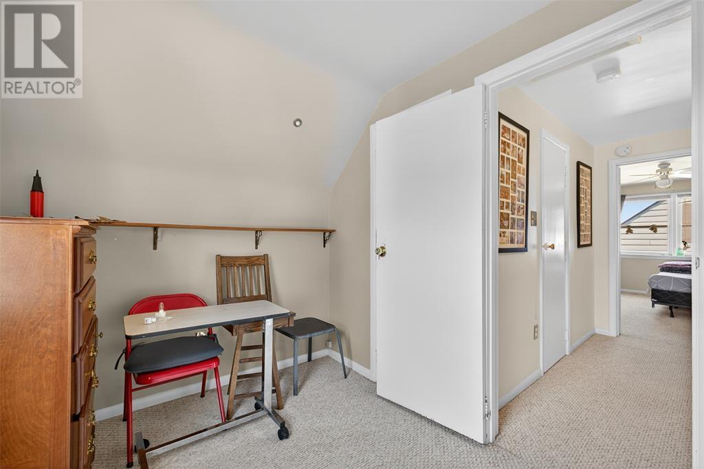 Photo 22 of 746 Oxford Street, Sarnia ON