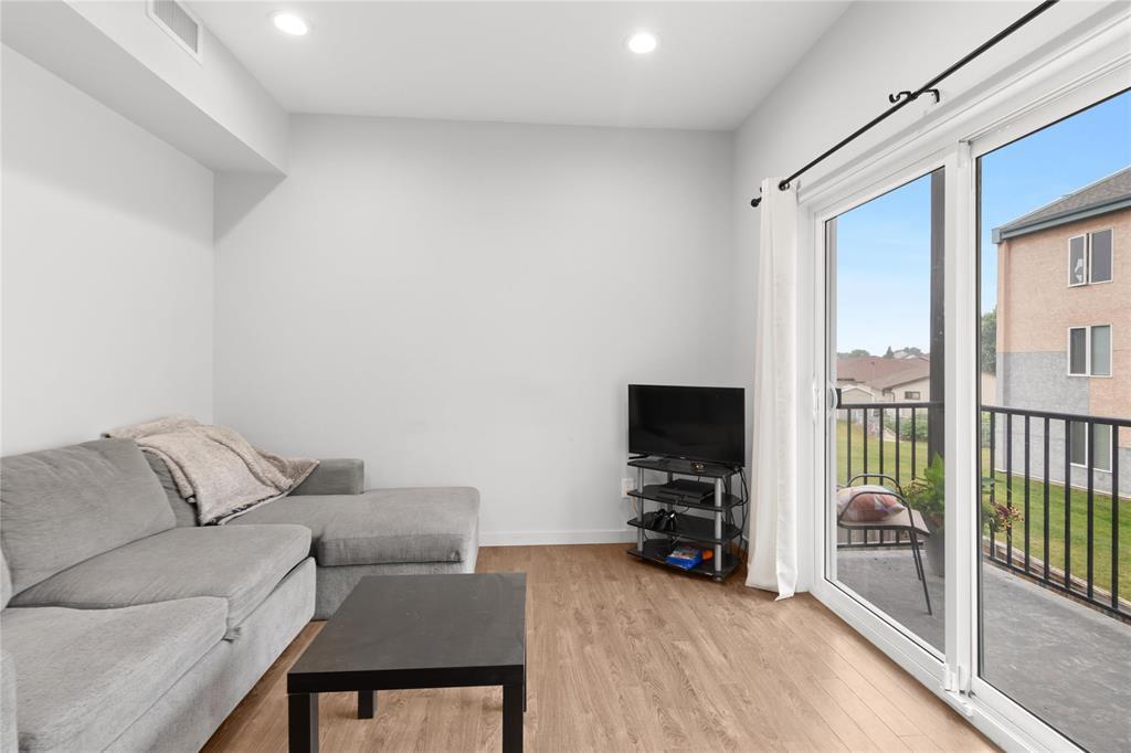 Photo 11 of 7 226 Grassie Boulevard, Winnipeg MB