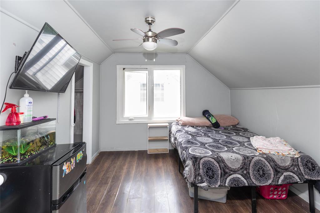 Photo 5 of 723 Talbot Avenue, Winnipeg MB