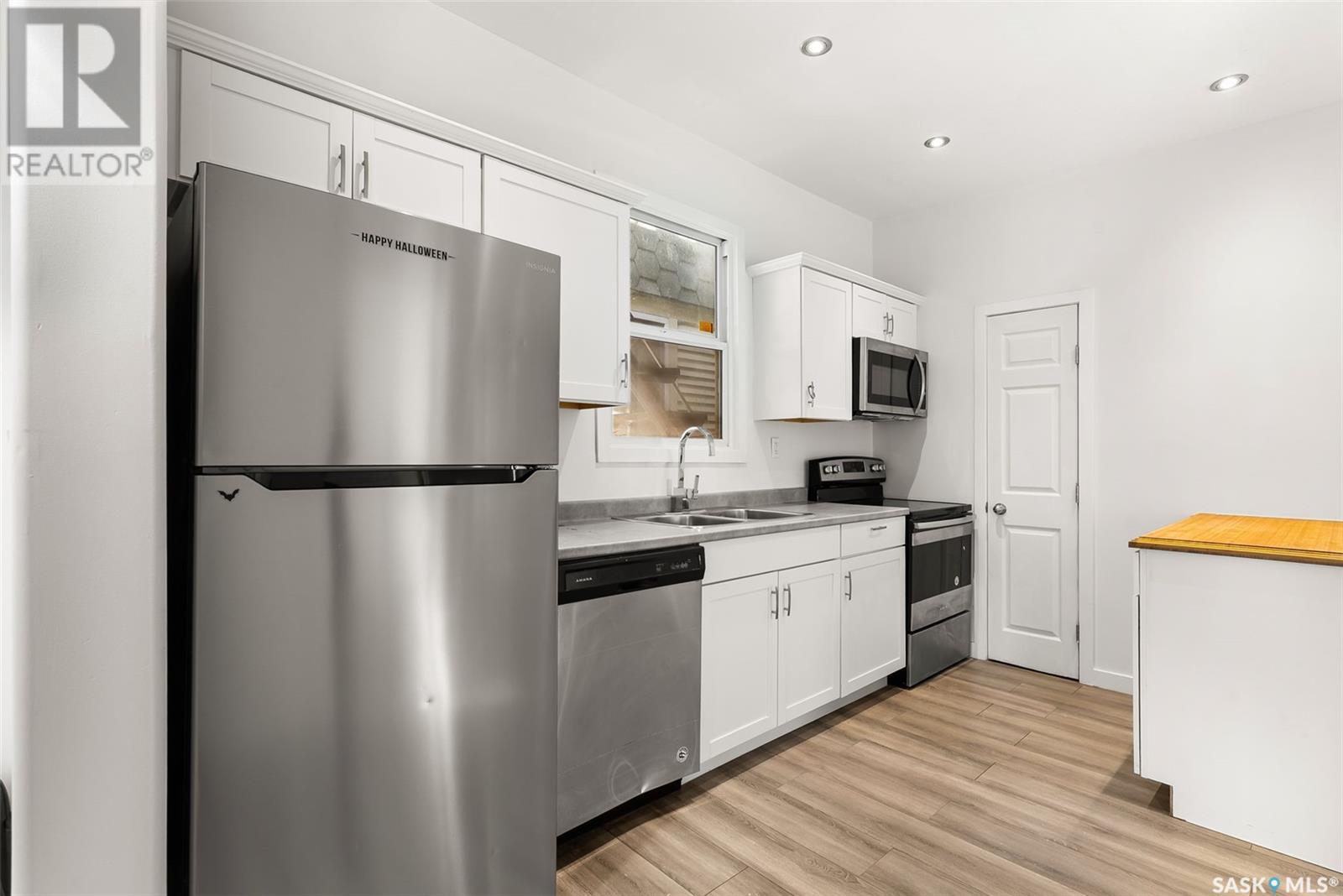 Photo 10 of 2358 Montreal Street, Regina SK