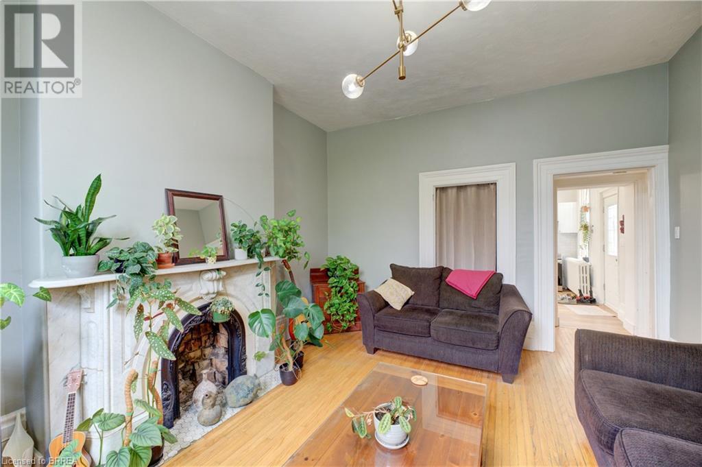 Photo 10 of 220 Nelson Street, Brantford ON