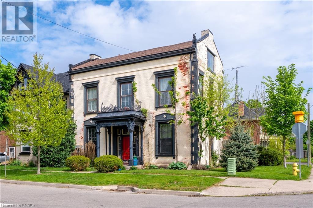 Photo 2 of 220 Nelson Street, Brantford ON