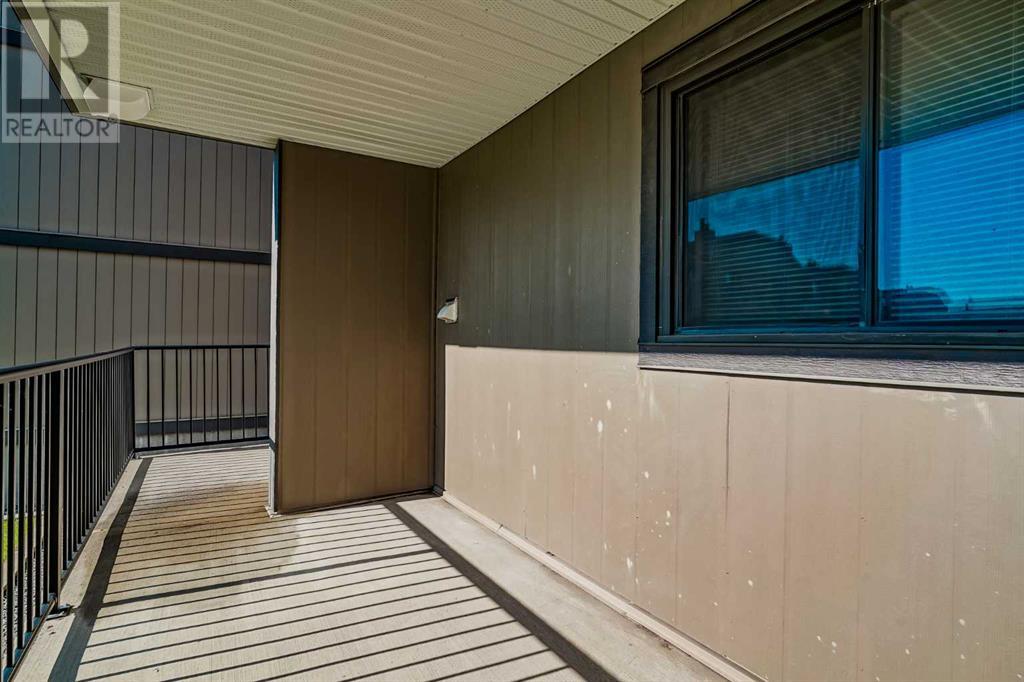 Single Family House for Sale in    Street SW Canyon Meadows Calgary 