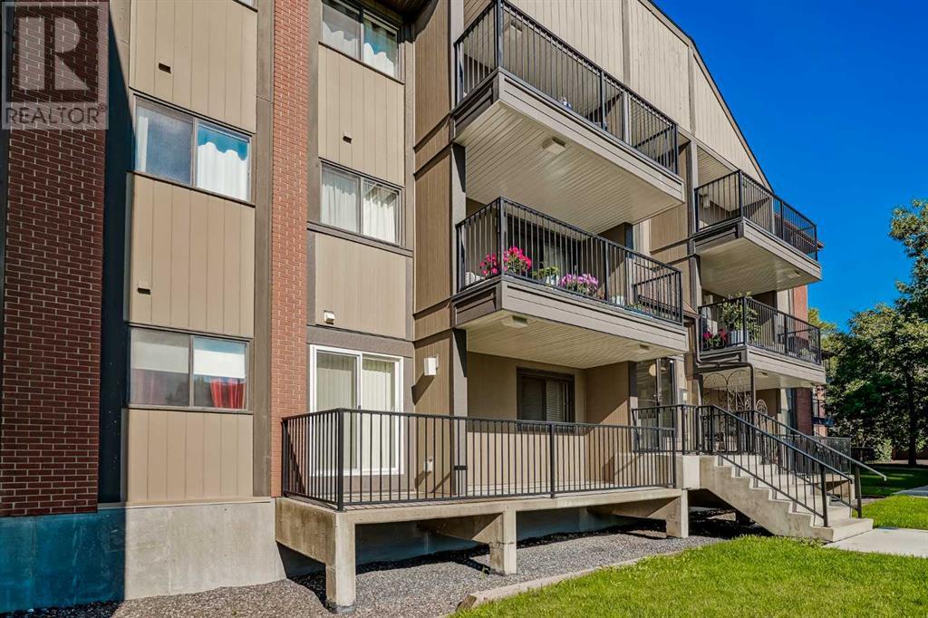 Single Family House for Sale in    Street SW Canyon Meadows Calgary 