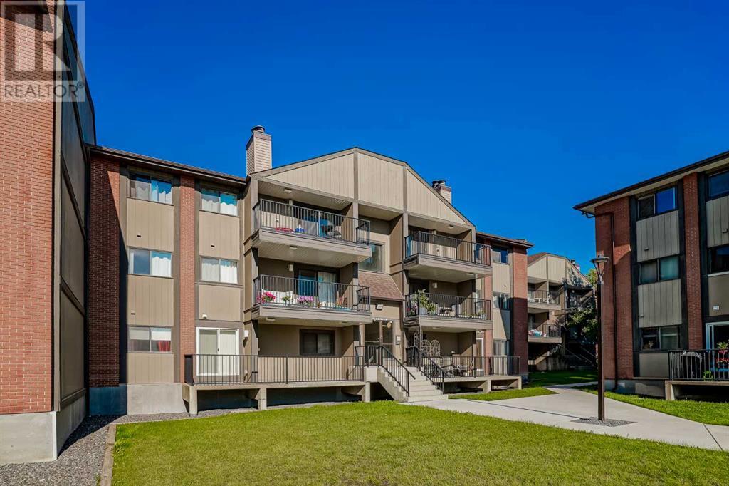Single Family House for Sale in    Street SW Canyon Meadows Calgary 