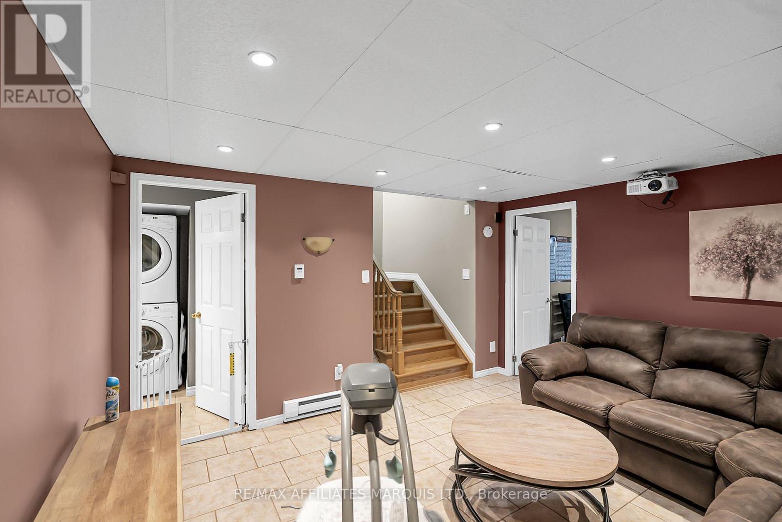 Photo 30 of 110 Heritage Pl Place, Cornwall ON