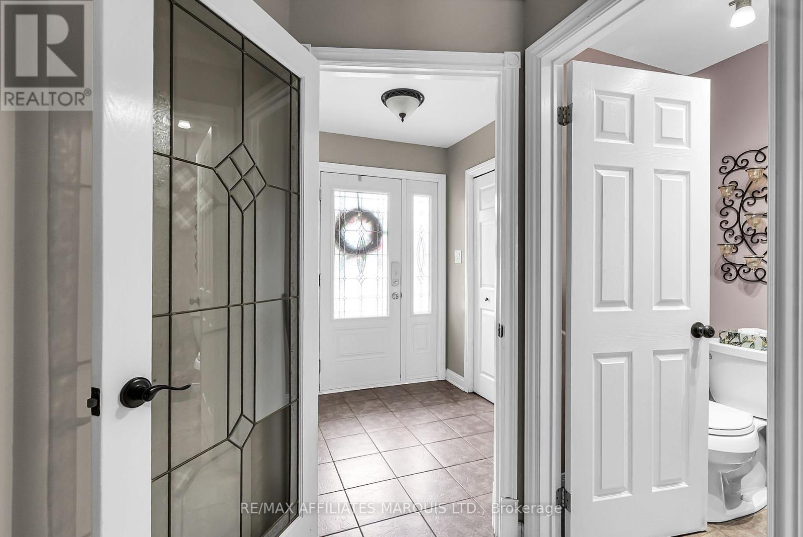 Photo 6 of 110 Heritage Pl Place, Cornwall ON