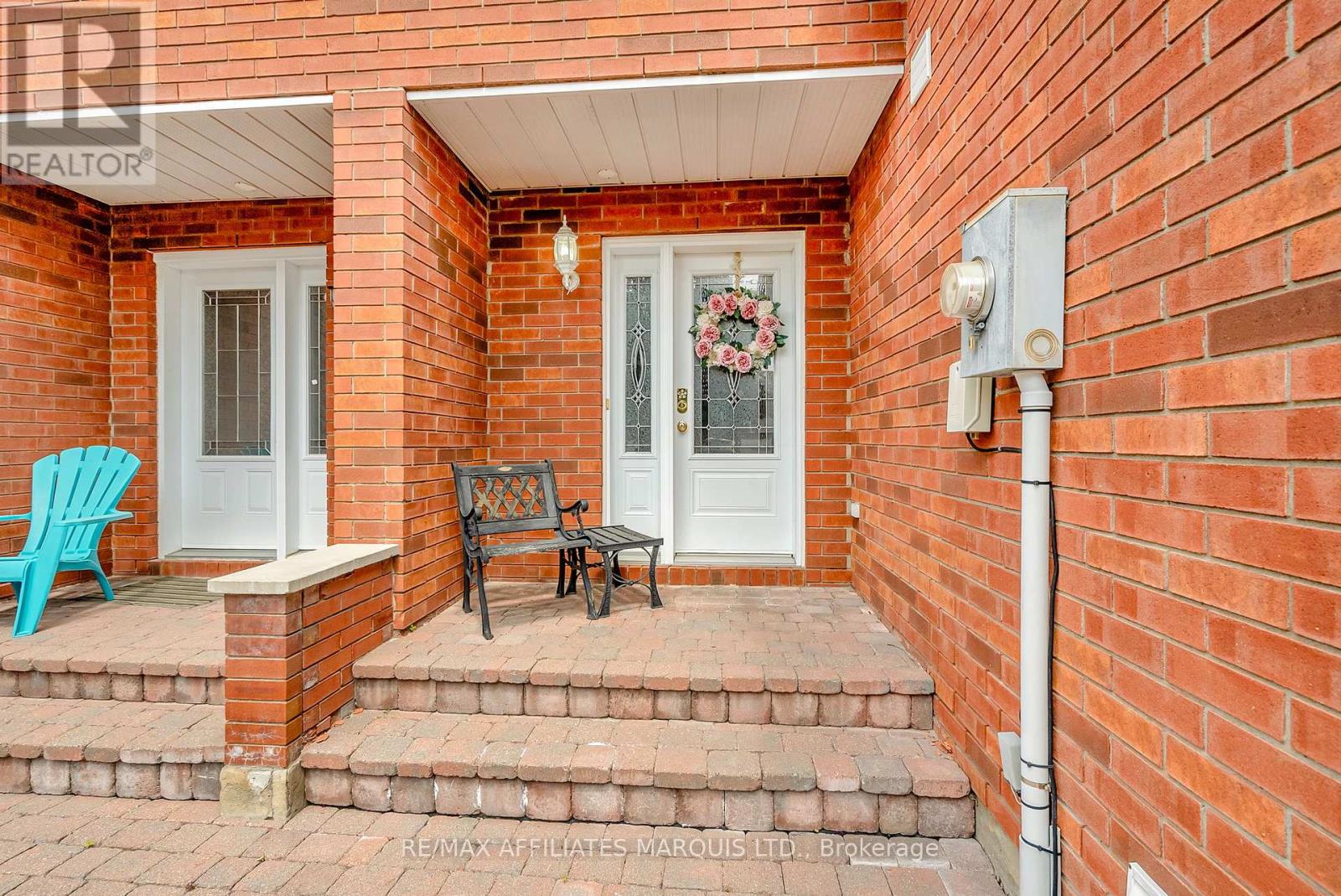 Photo 4 of 110 Heritage Pl Place, Cornwall ON
