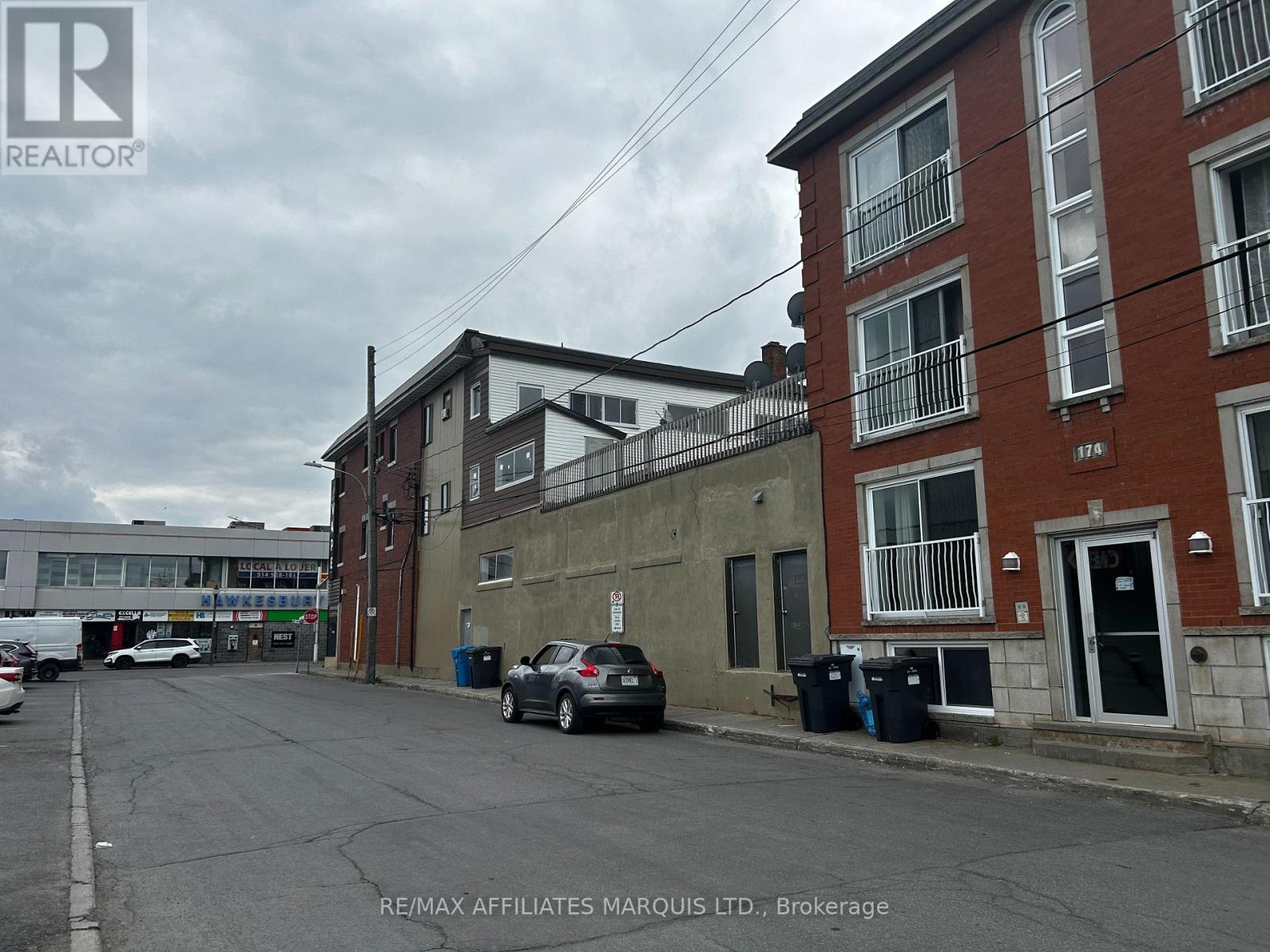 Photo 2 of 253 Main St Street E, Hawkesbury ON