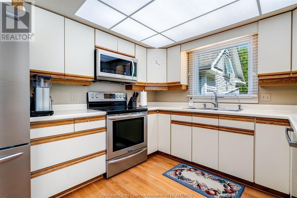 Photo 12 of 77 Hodgins Street, Leamington ON