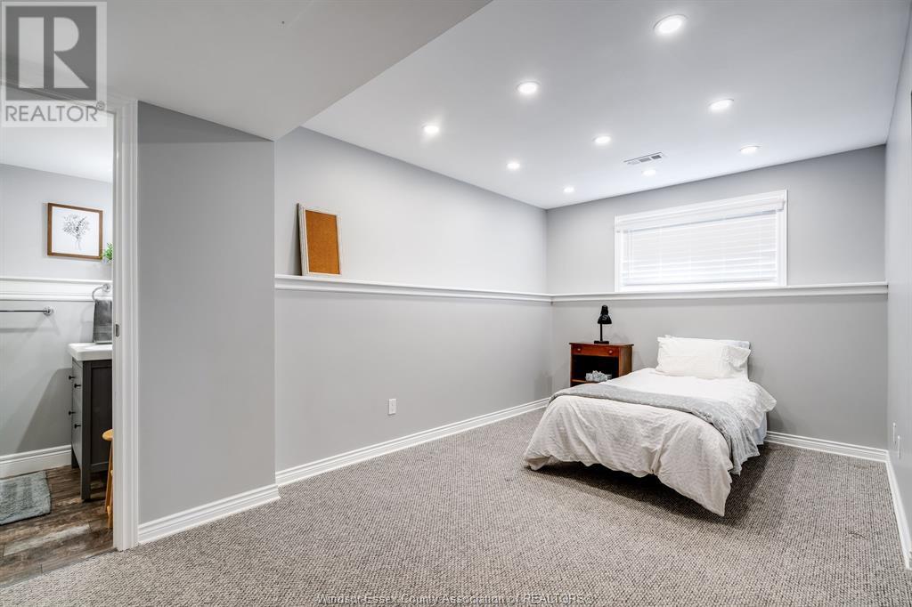 Photo 28 of 77 Hodgins Street, Leamington ON