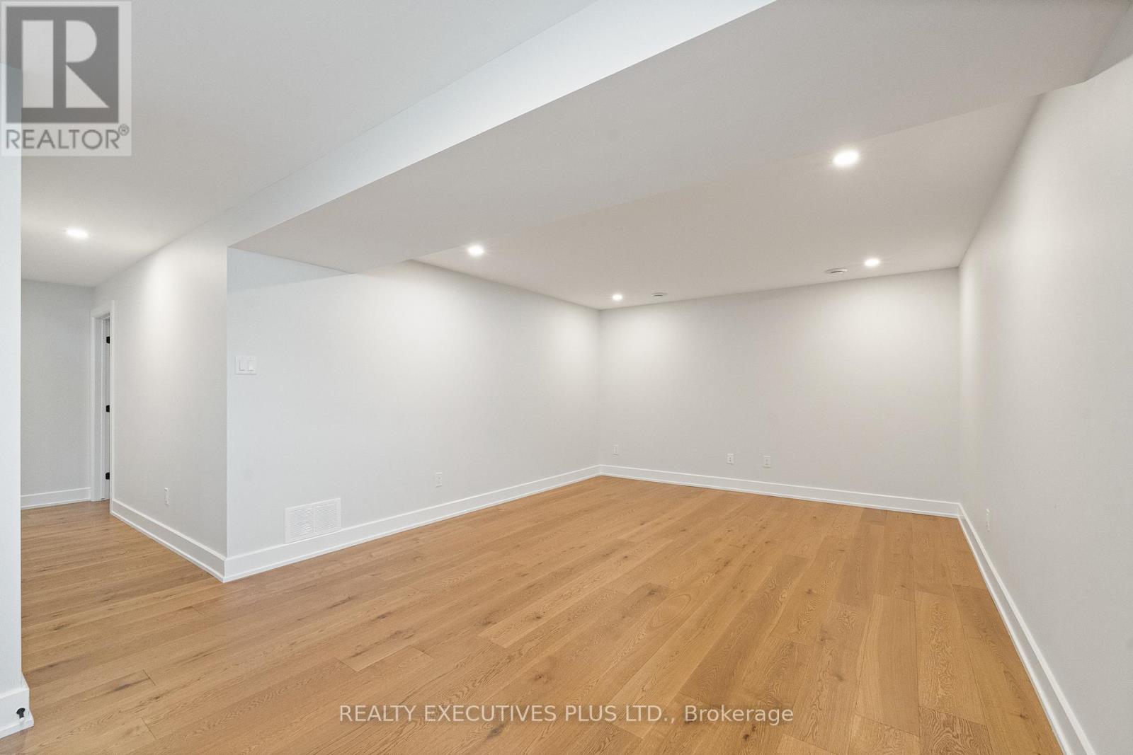 Photo 34 of 1299 Diamond Street, Clarencerockland ON