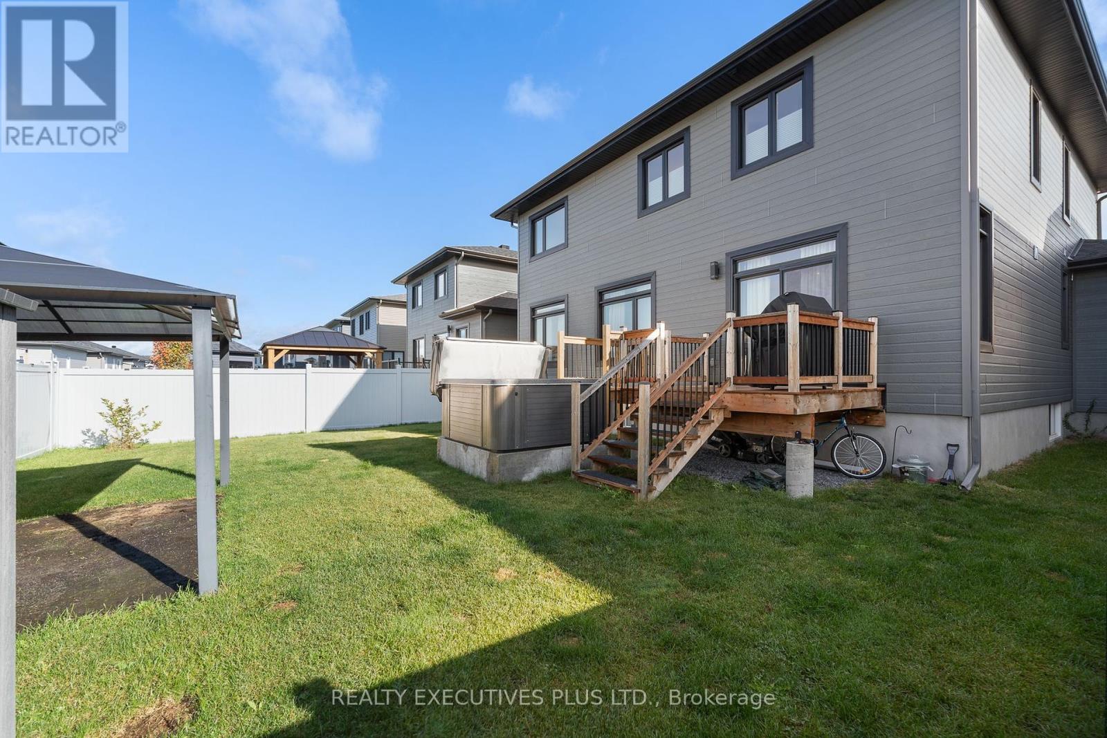 Photo 38 of 1299 Diamond Street, Clarencerockland ON