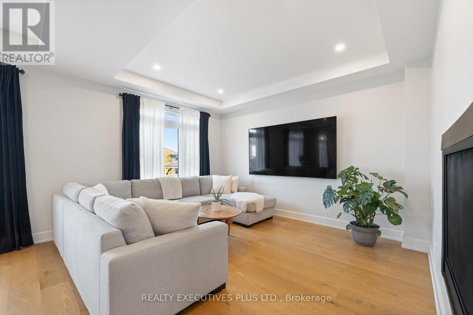 Photo 7 of 1299 Diamond Street, Clarencerockland ON