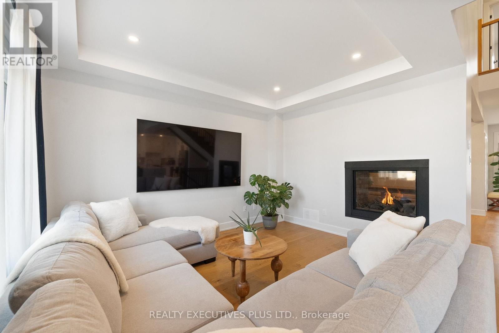 Photo 8 of 1299 Diamond Street, Clarencerockland ON