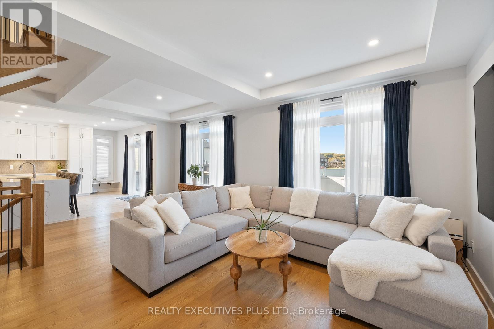 Photo 9 of 1299 Diamond Street, Clarencerockland ON