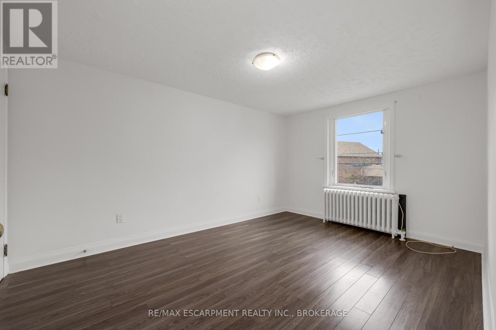 Photo 10 of Upper 160 Welland Avenue, St Catharines ON