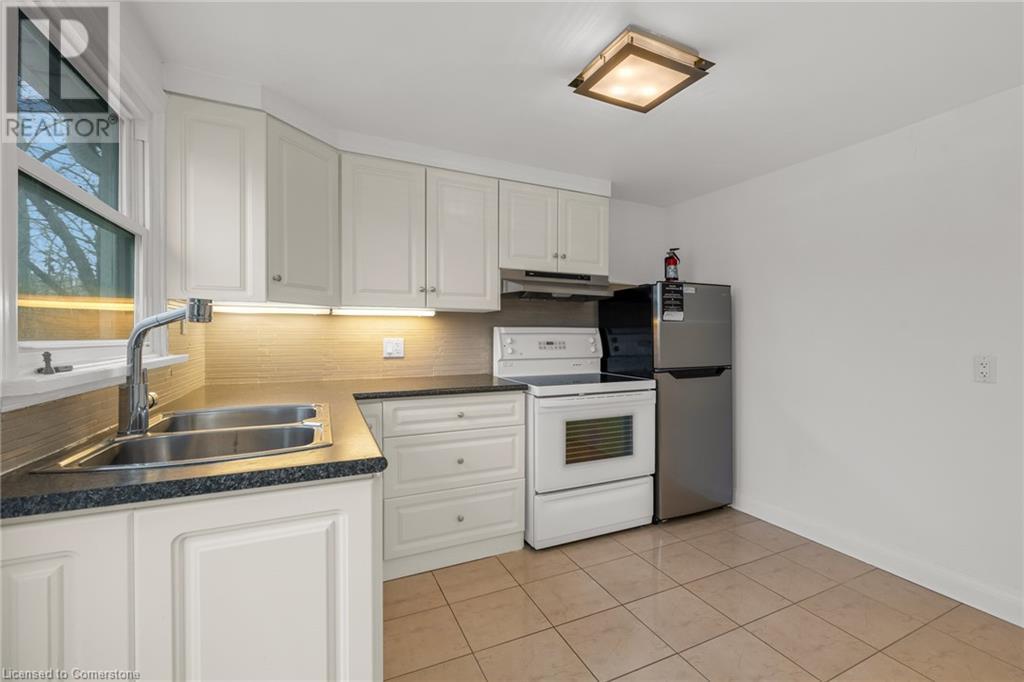 Photo 3 of 160 Welland Avenue Unit Upper, St Catharines ON