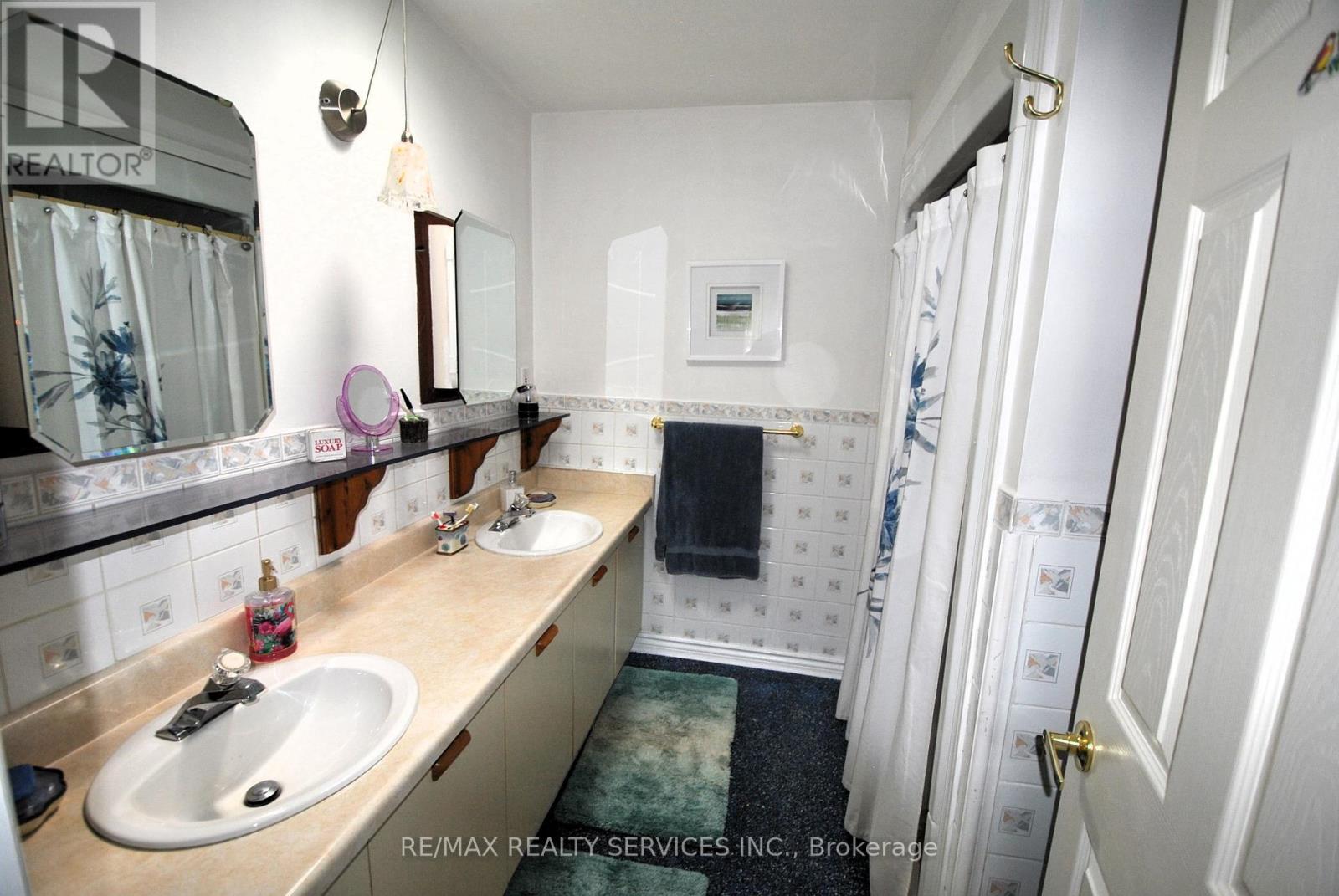 Photo 14 of 1102 Lakeshore Drive S, Bracebridge ON