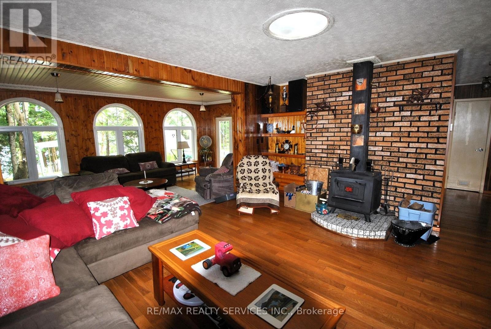 Photo 8 of 1102 Lakeshore Drive S, Bracebridge ON