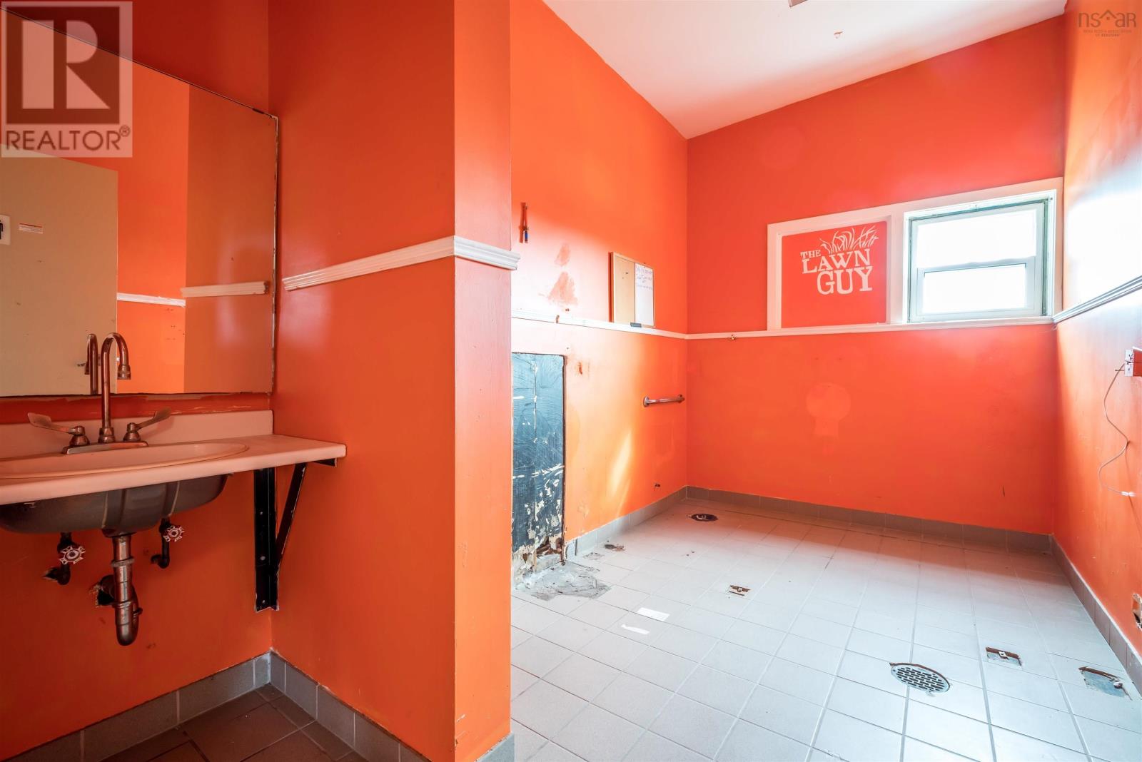 Property 19 of 19 of 3182 Highway 2