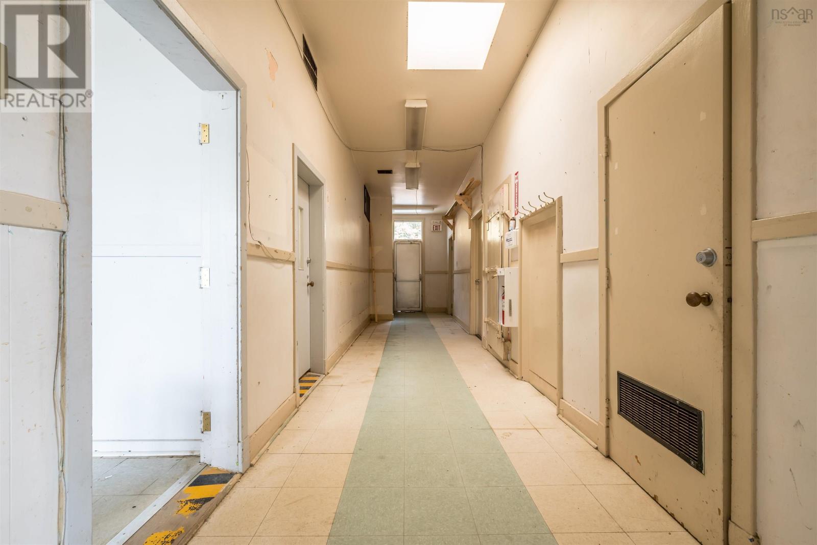 Property 18 of 19 of 3182 Highway 2