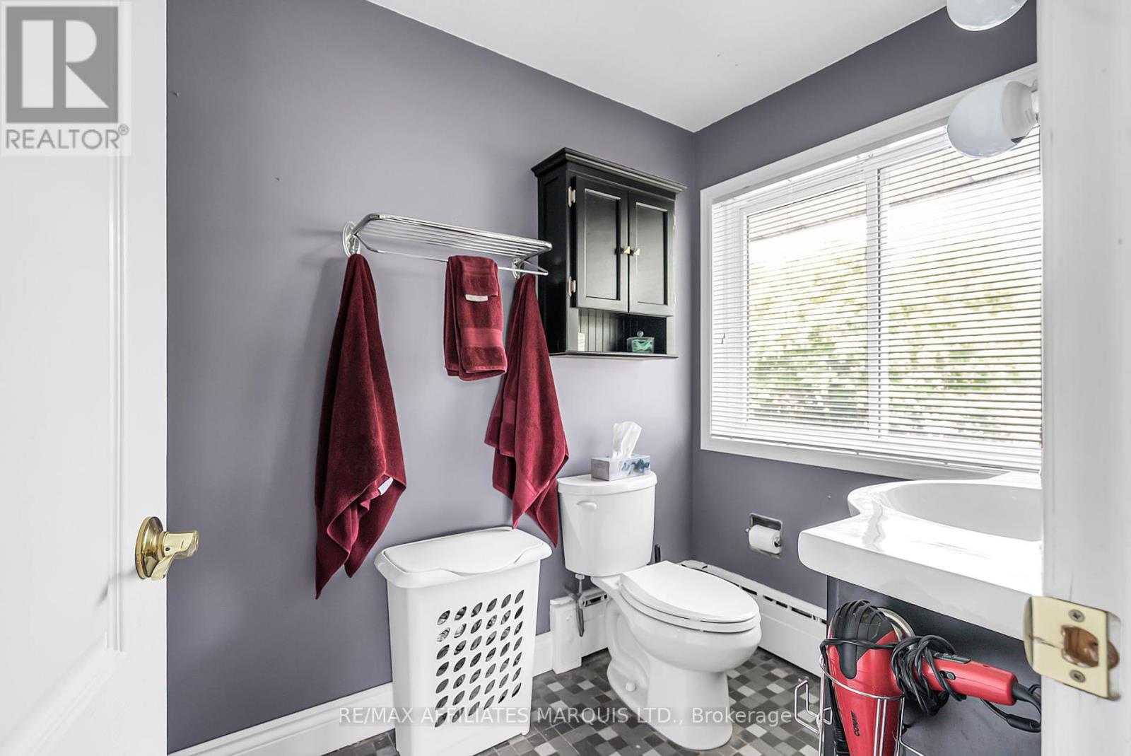 Photo 25 of 219 Pescod Avenue, Cornwall ON