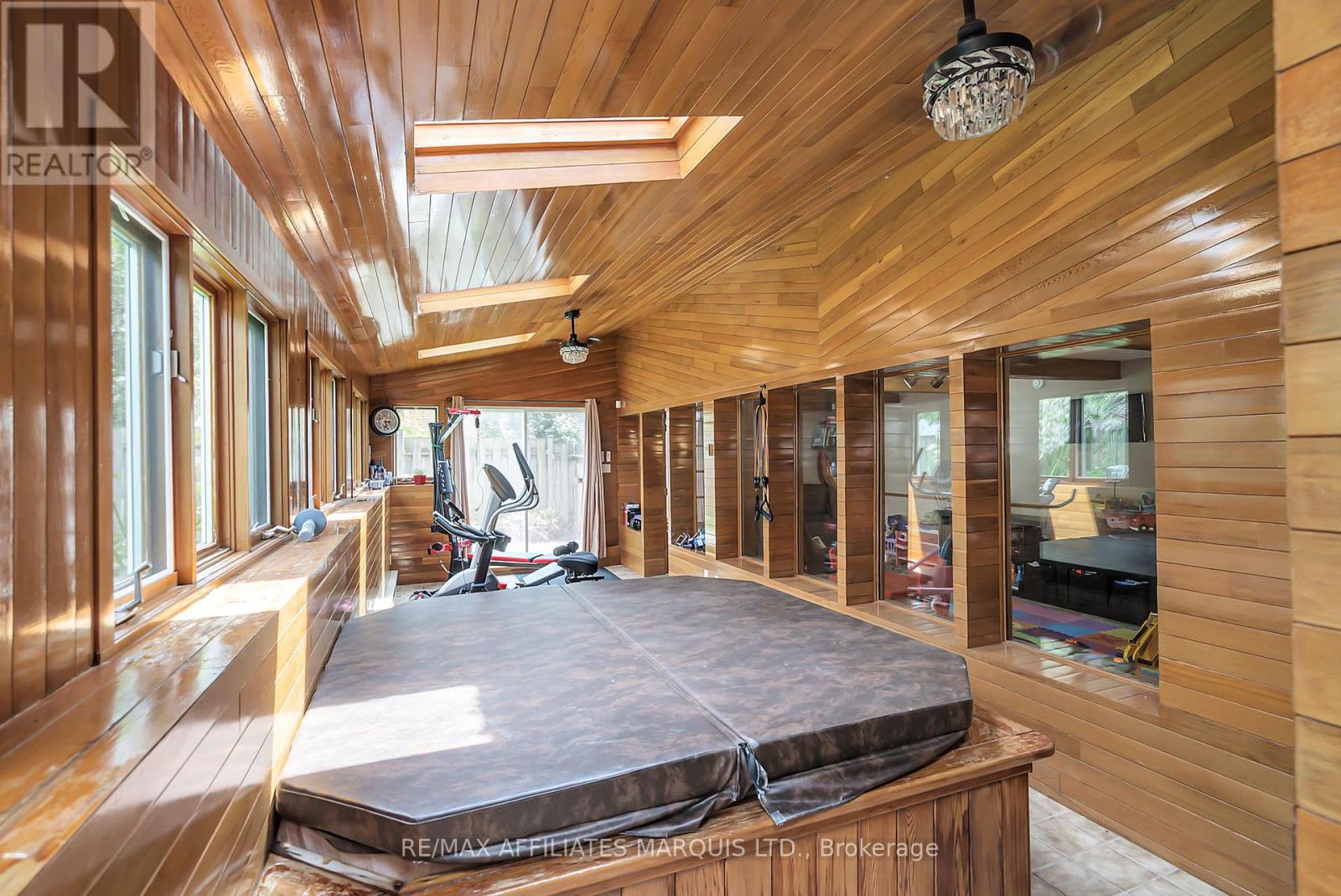 Photo 2 of 219 Pescod Avenue, Cornwall ON