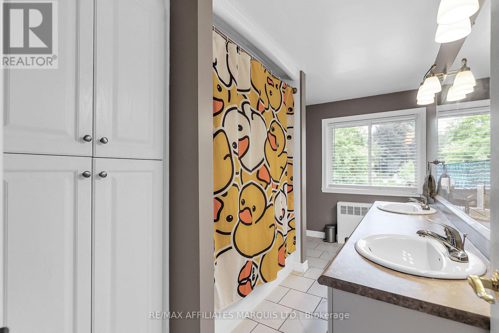 Photo 40 of 219 Pescod Avenue, Cornwall ON