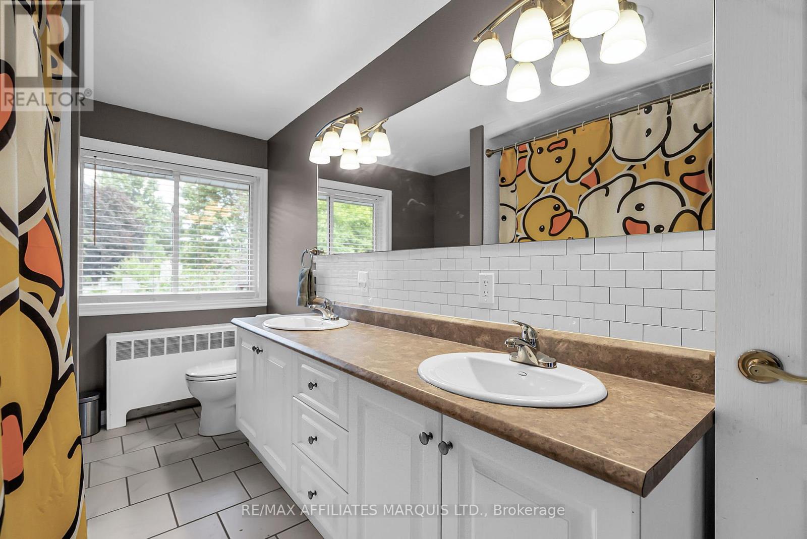 Photo 3 of 219 Pescod Avenue, Cornwall ON